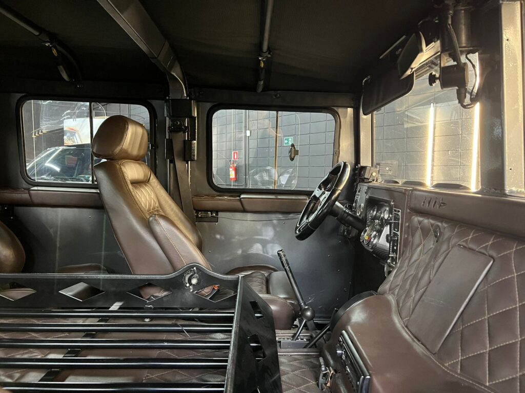 Hummer H1 1985 - Interior