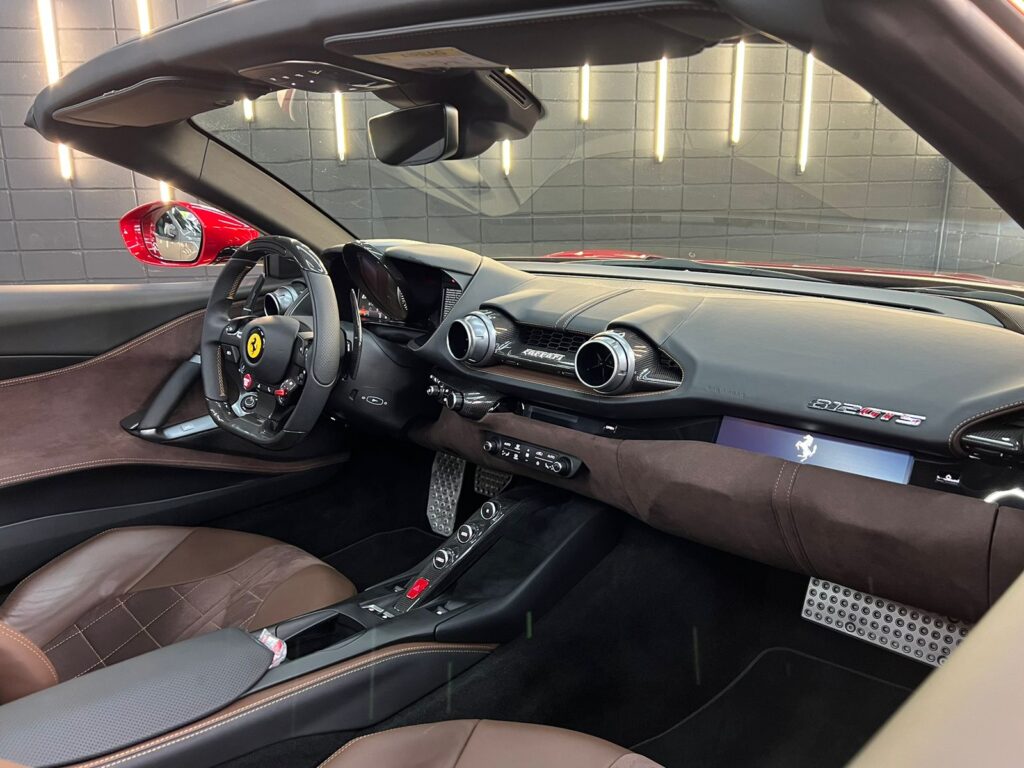 Interior Ferrari 812 GTS