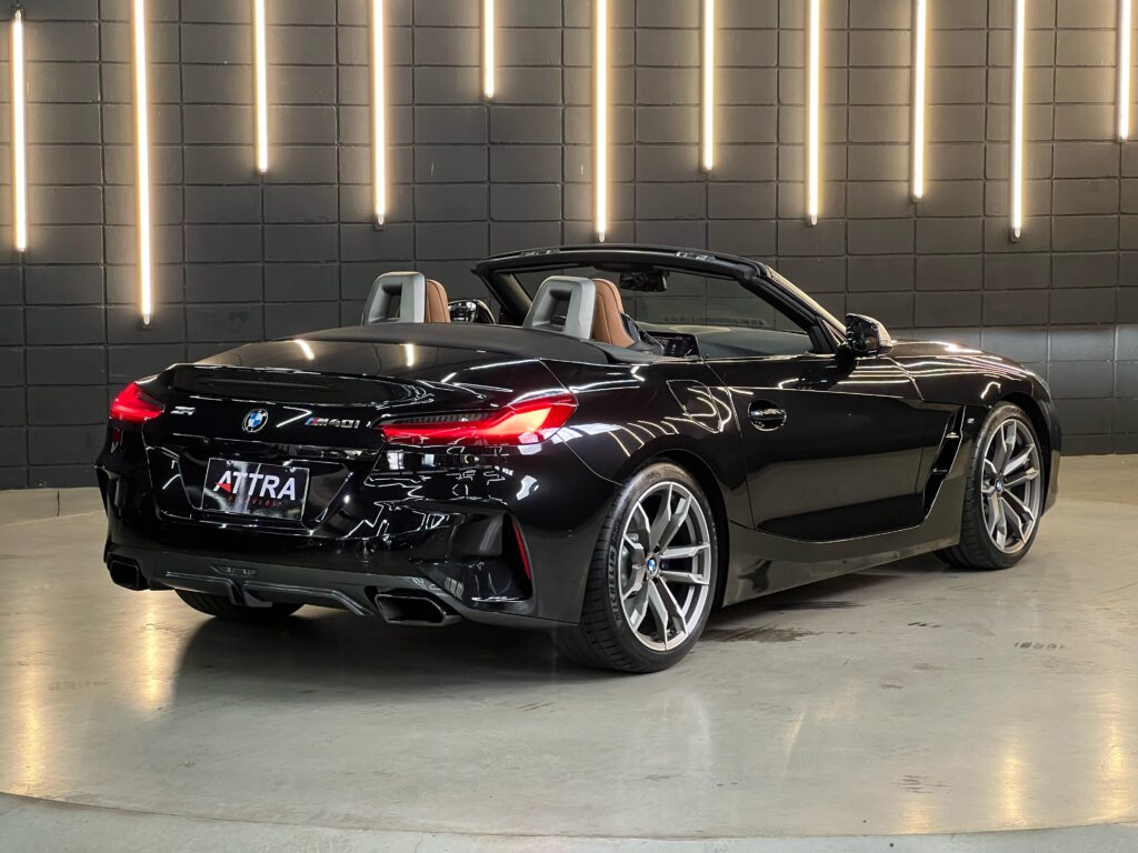 BMW Z4 M40i 2022 - Vista traseira com capota aberta