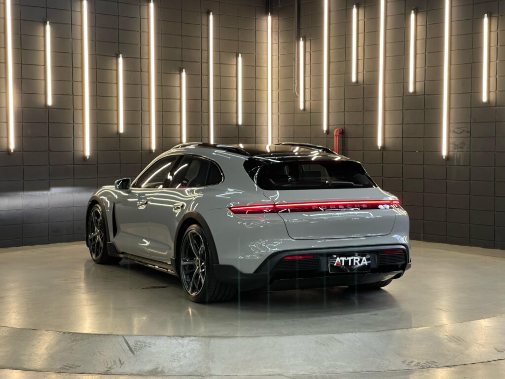 Porsche Taycan 4S Cross Turismo 2024 - Vista traseira