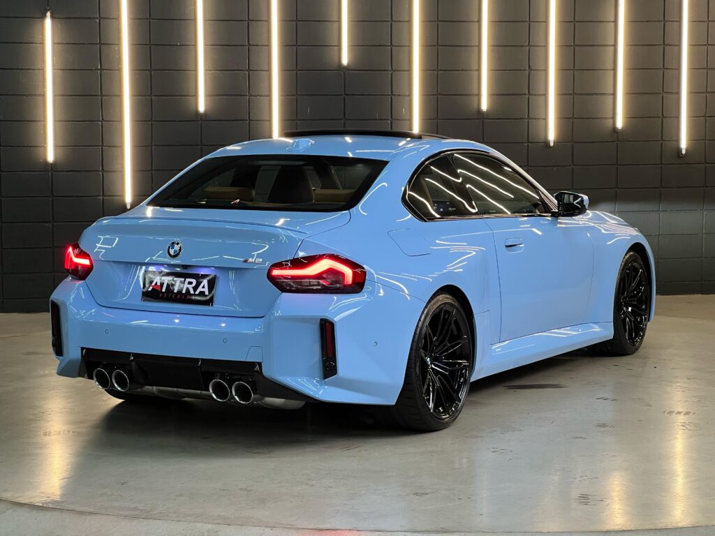 BMW M2 2024 - Vista traseira